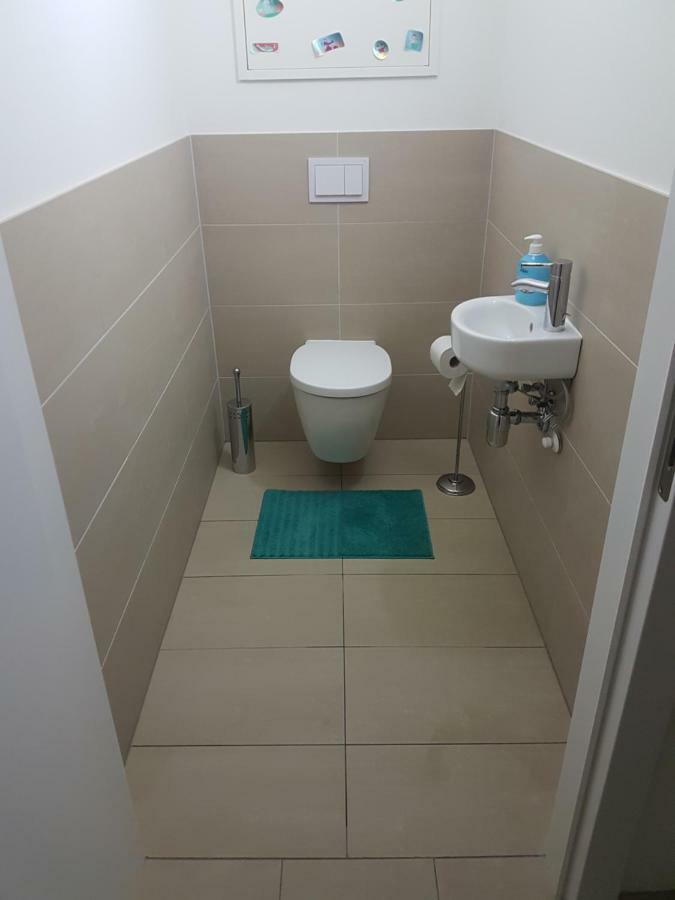 Central Family-Friendly Apt In Wien Exteriör bild