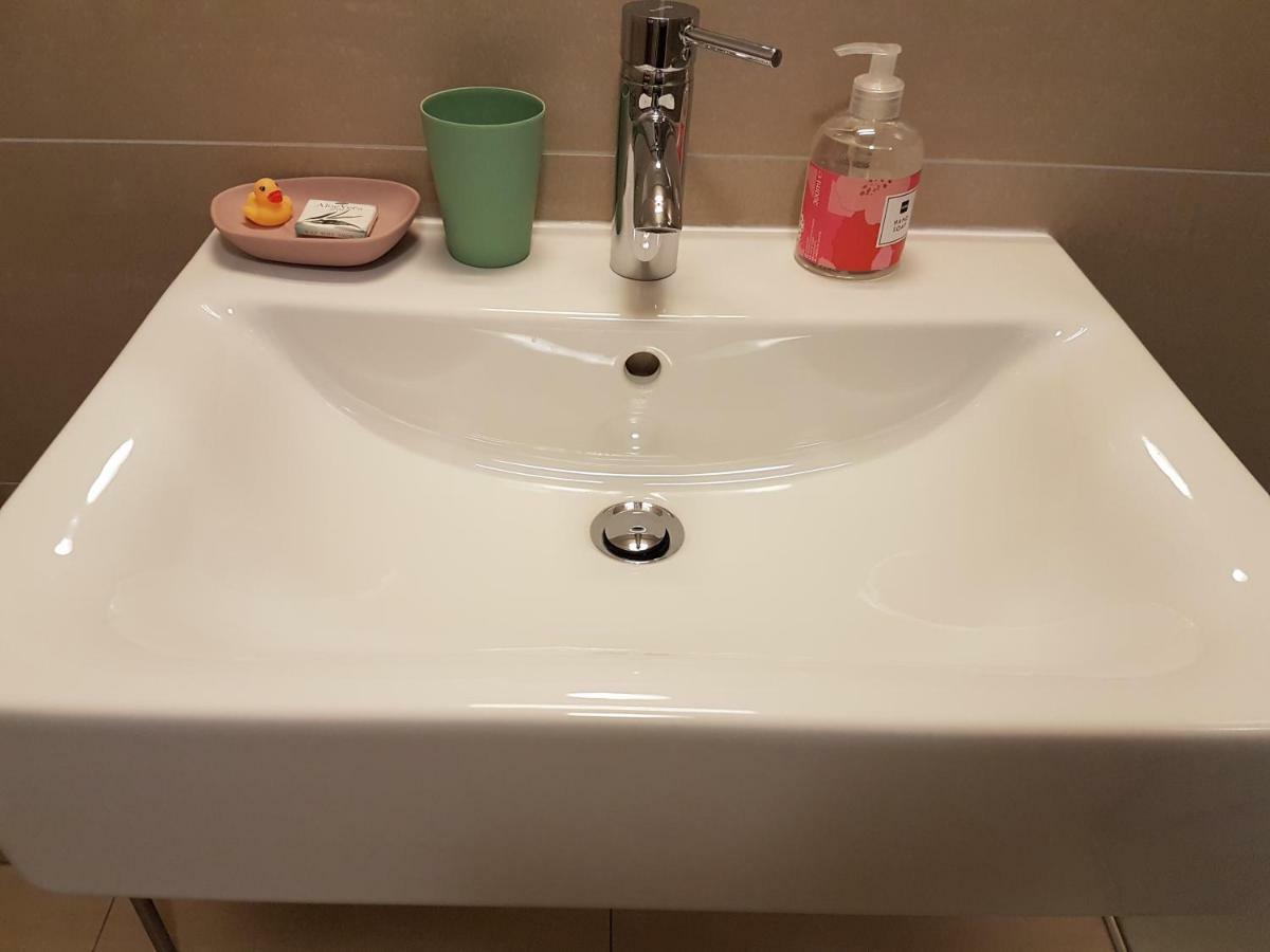 Central Family-Friendly Apt In Wien Exteriör bild