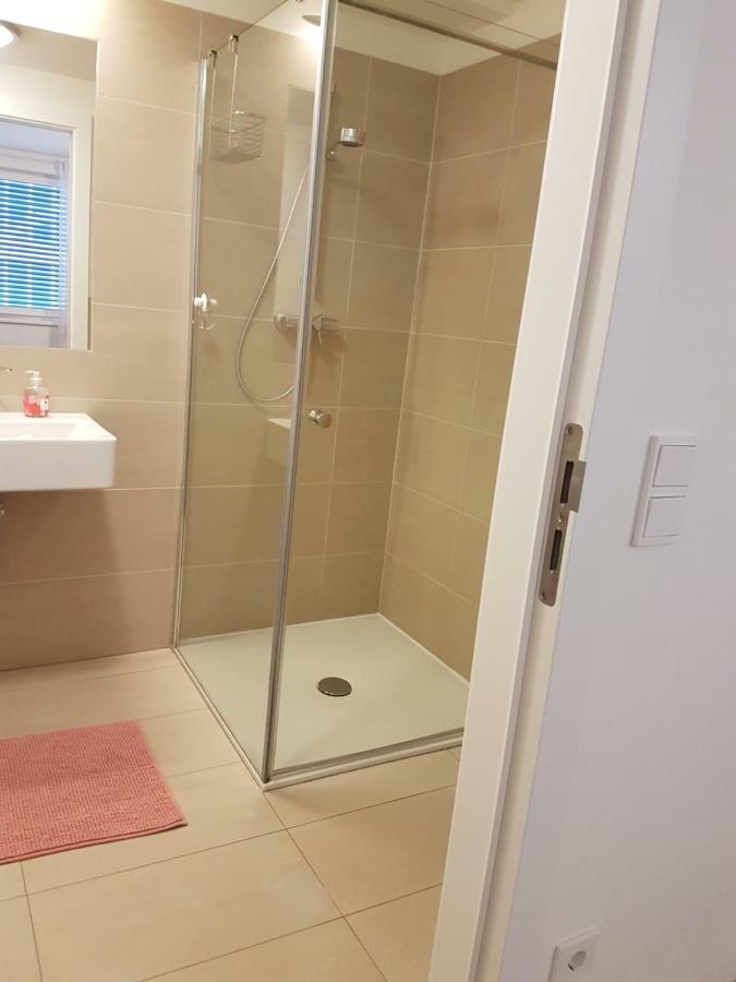 Central Family-Friendly Apt In Wien Exteriör bild