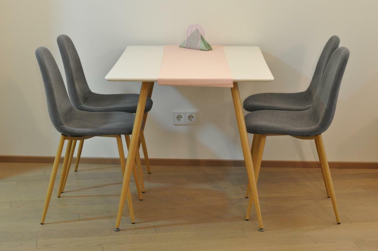 Central Family-Friendly Apt In Wien Exteriör bild